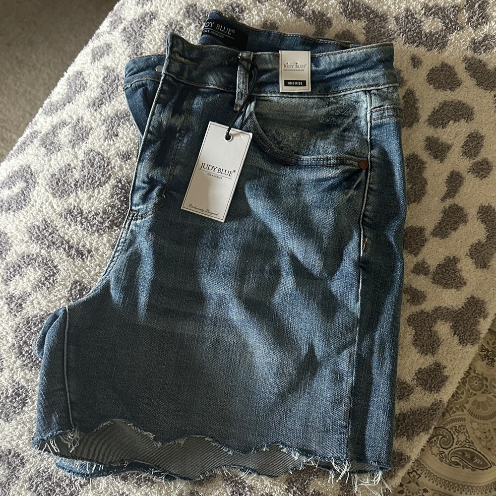 Judy Blue Frayed Hem Denim Shorts